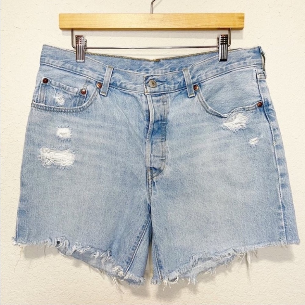 Levi's Denim Jean Shorts with Raw Hem Distressed Light Washed Size 32